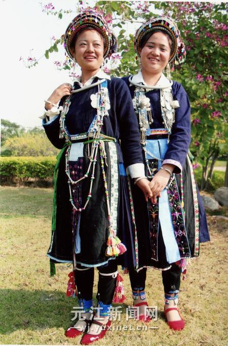 咪哩哈尼族服饰 (291)